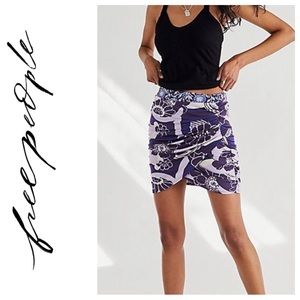 🆕 Free People She’s something else print skirt Sz Large J3